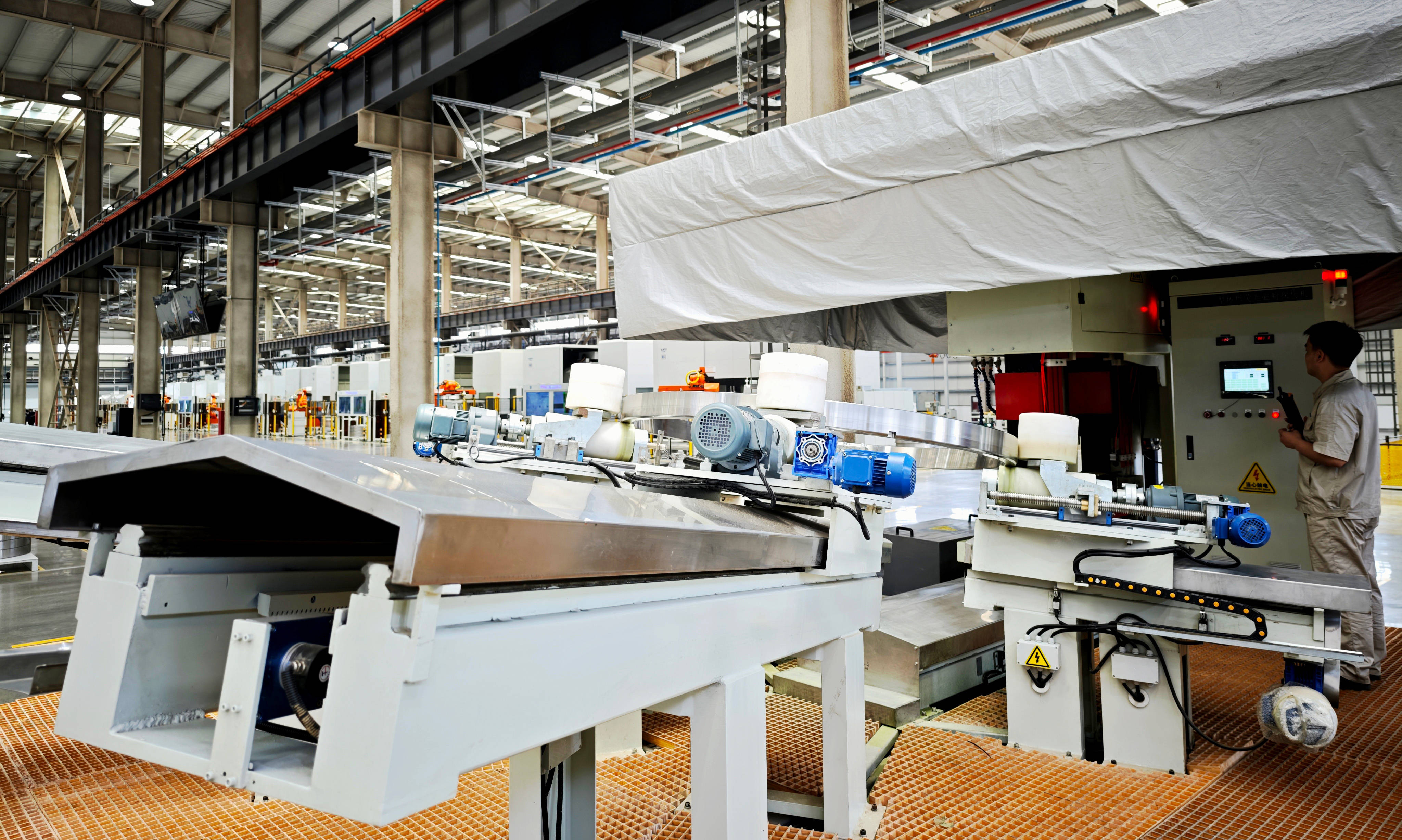 第1视点丨跟随总书记走进洛阳轴承集团 <strong></p>
<p>银行投资理财产品</strong>了解先进制造业发展