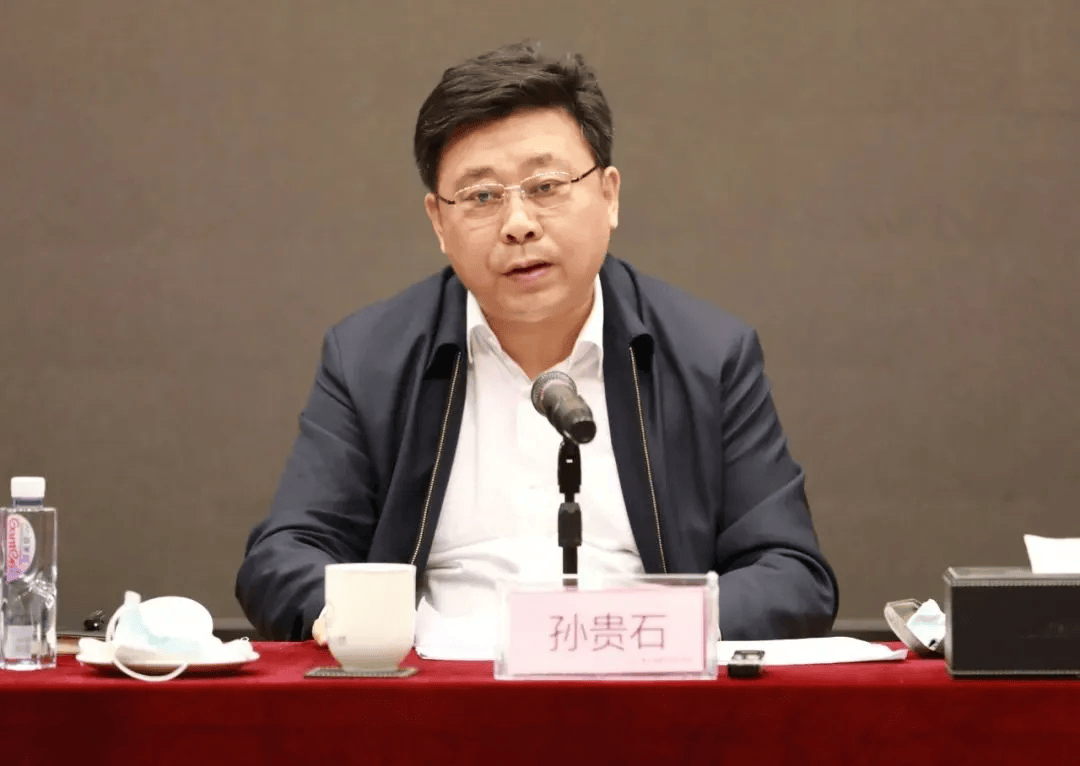 曾任唐山市委常委<strong></p>
<p>理财通手续费</strong>，孙贵石将亲戚在唐山市的房产作为专门宴请场所，多次组织领导及下属聚餐