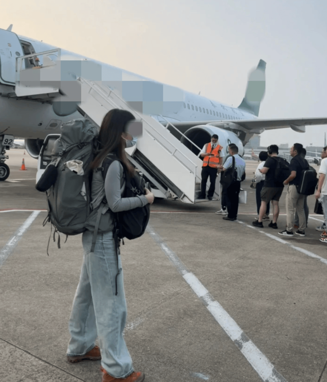 “坐飞机发现旁边放着冷链海鲜”<strong></p>
<p>理财软件</strong>，航空公司兼职送货给出差人整破防了