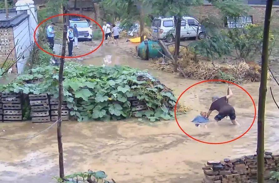 水中摔倒老人家属回应民警被免职：公开视频不是为了要处理谁<strong></p>
<p>速刷理财版</strong>，挖排水沟后家门口积水已退