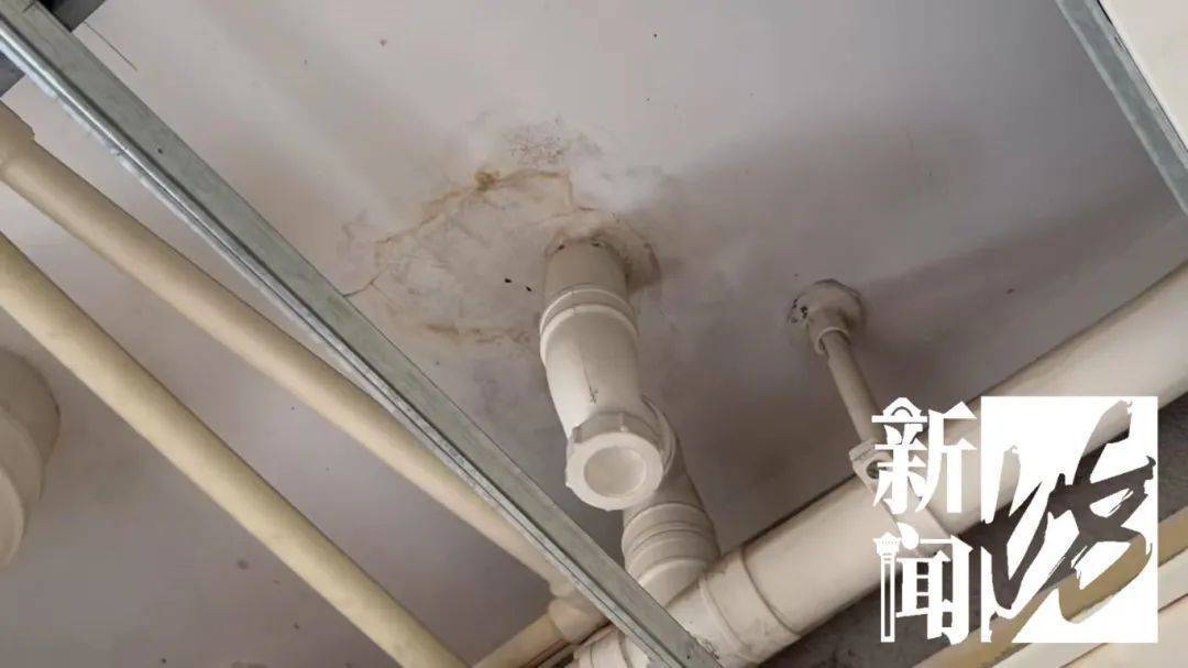 上海一老人拒绝疏通马桶<strong></p>
<p>得宝理财</strong>，整栋楼天天被臭味“袭击”！邻居们真崩溃了