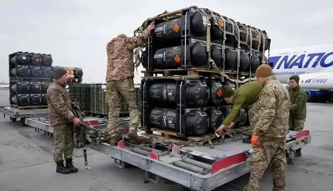 美国防部暂停向乌克兰提供部分承诺的军火<strong></p>
<p>金融理财机构</strong>，包括防空导弹和其他精确制导武器