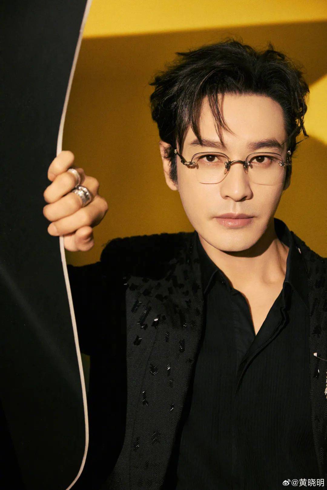已确认：是知名演员黄晓明<strong></p>
<p>金融理财机构</strong>！