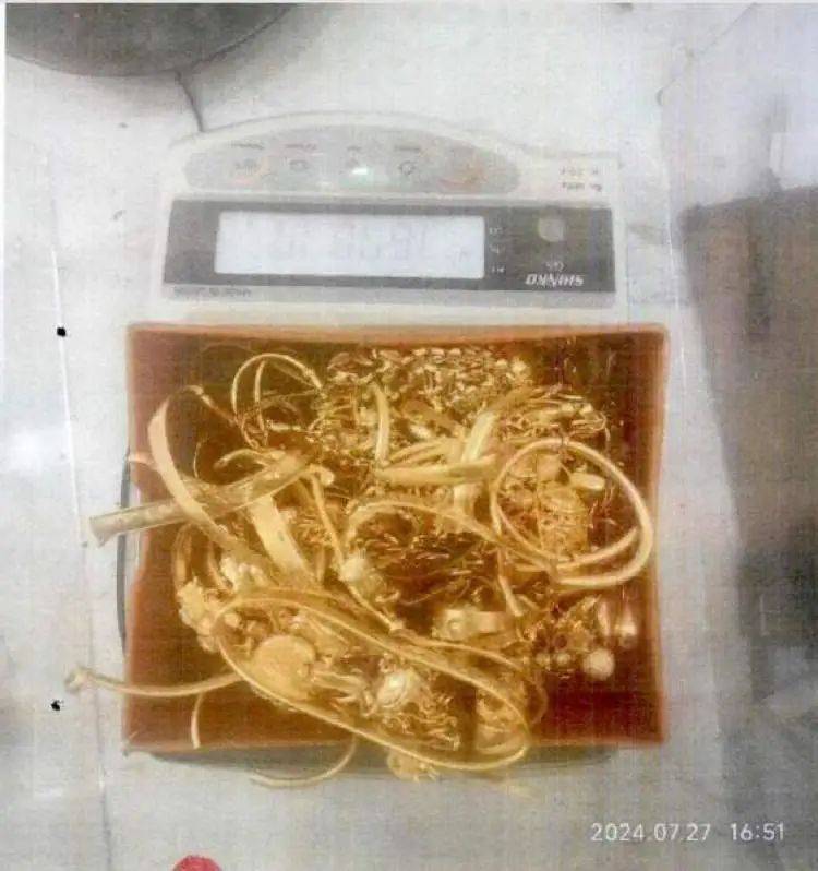 小树林里接头<strong></p>
<p>好好理财</strong>，一天背走2000多万元黄金！上海两人被判刑