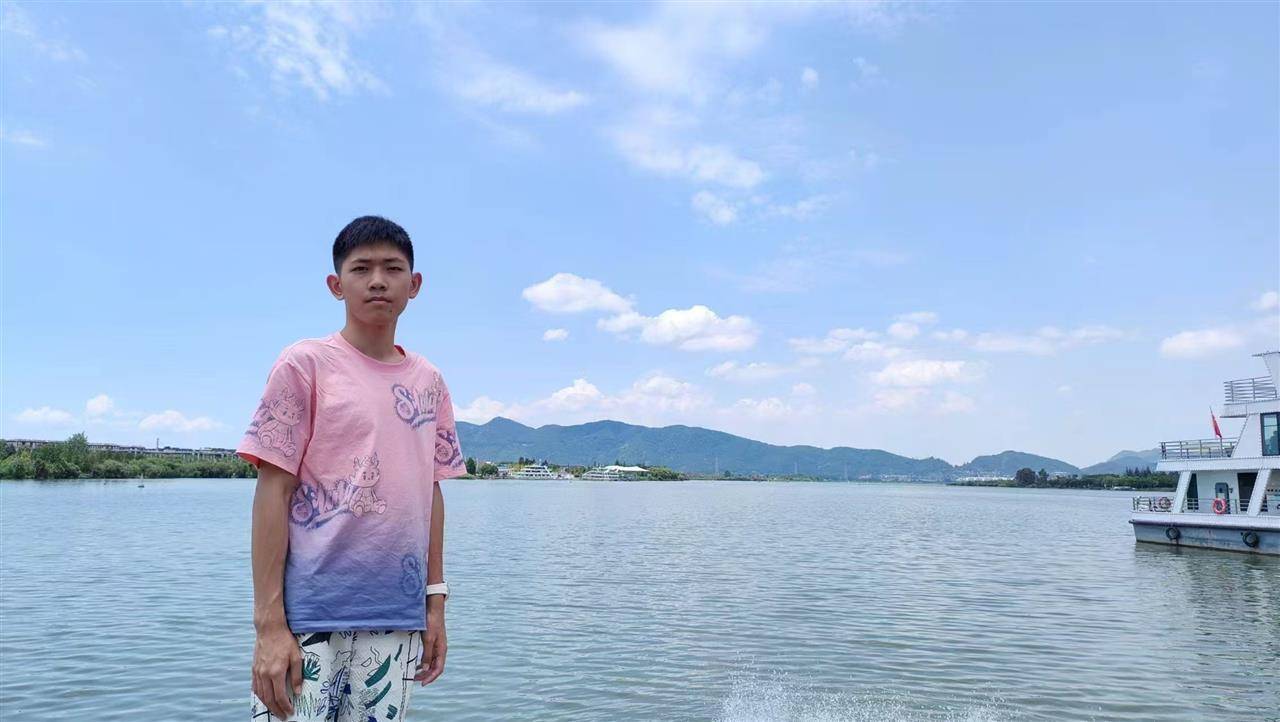安徽一名18岁高中生坐飞机到西双版纳后失联<strong></p>
<p>最好的投资理财</strong>，景洪公安：目前没有进一步的消息