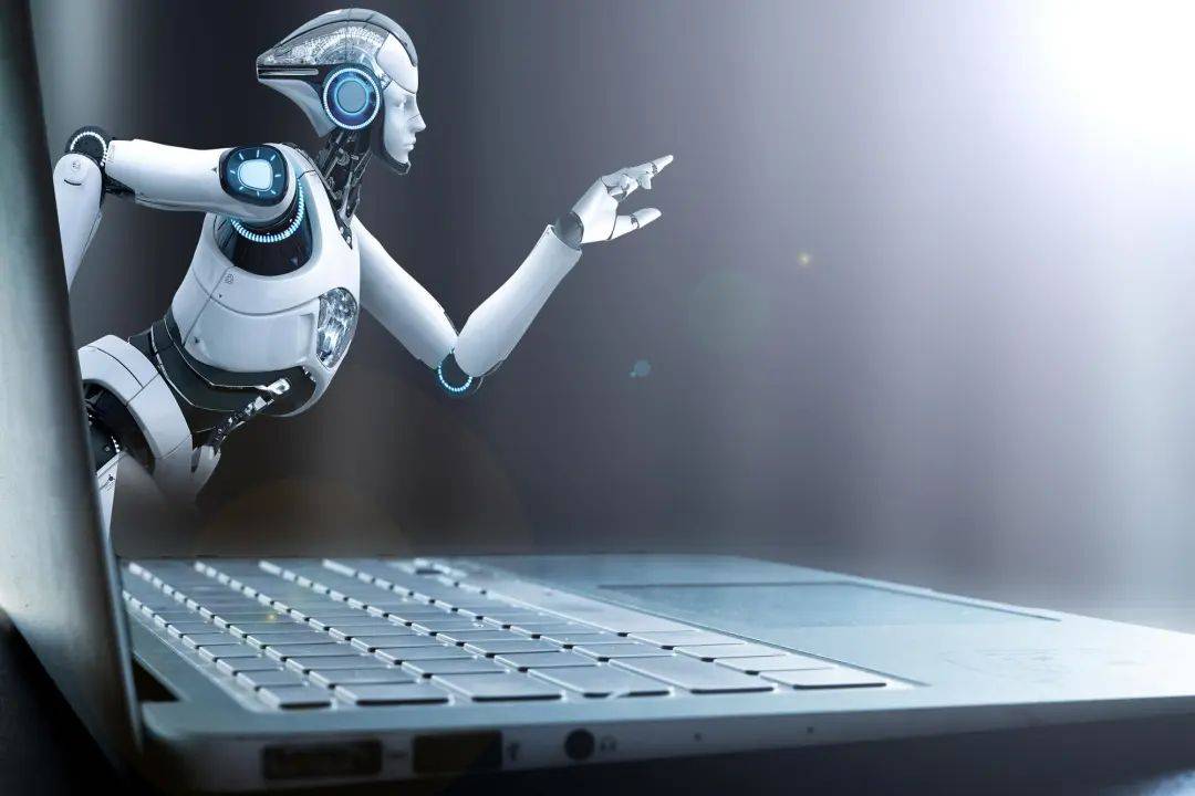 DeepSeek流量下滑<strong></p>
<p>微信理财通收益</strong>,这半年梁文锋都干了啥?