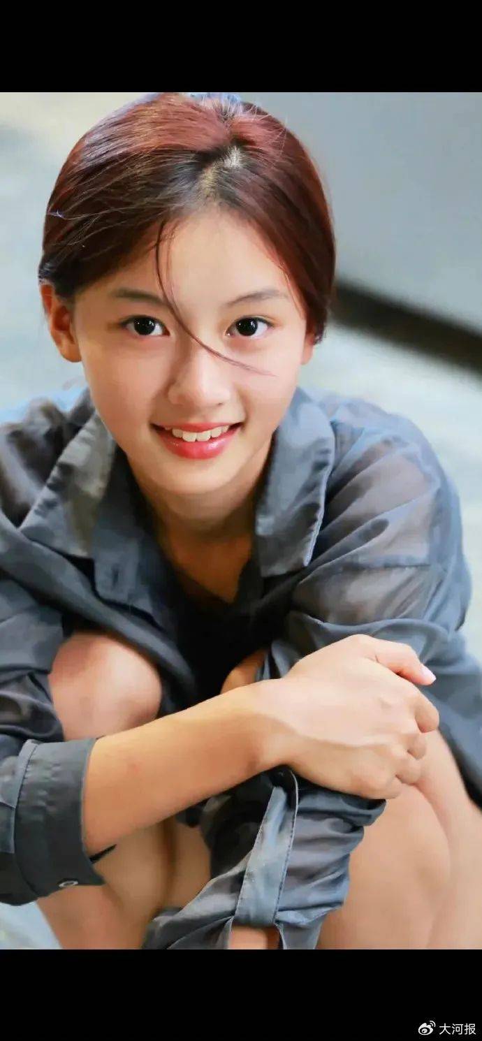 15岁女孩七七1分钟视频报价1万<strong></p>
<p>投资理财集团</strong>，因神似张柏芝走红，七七妈妈曾称以学业为由拒绝于正邀约