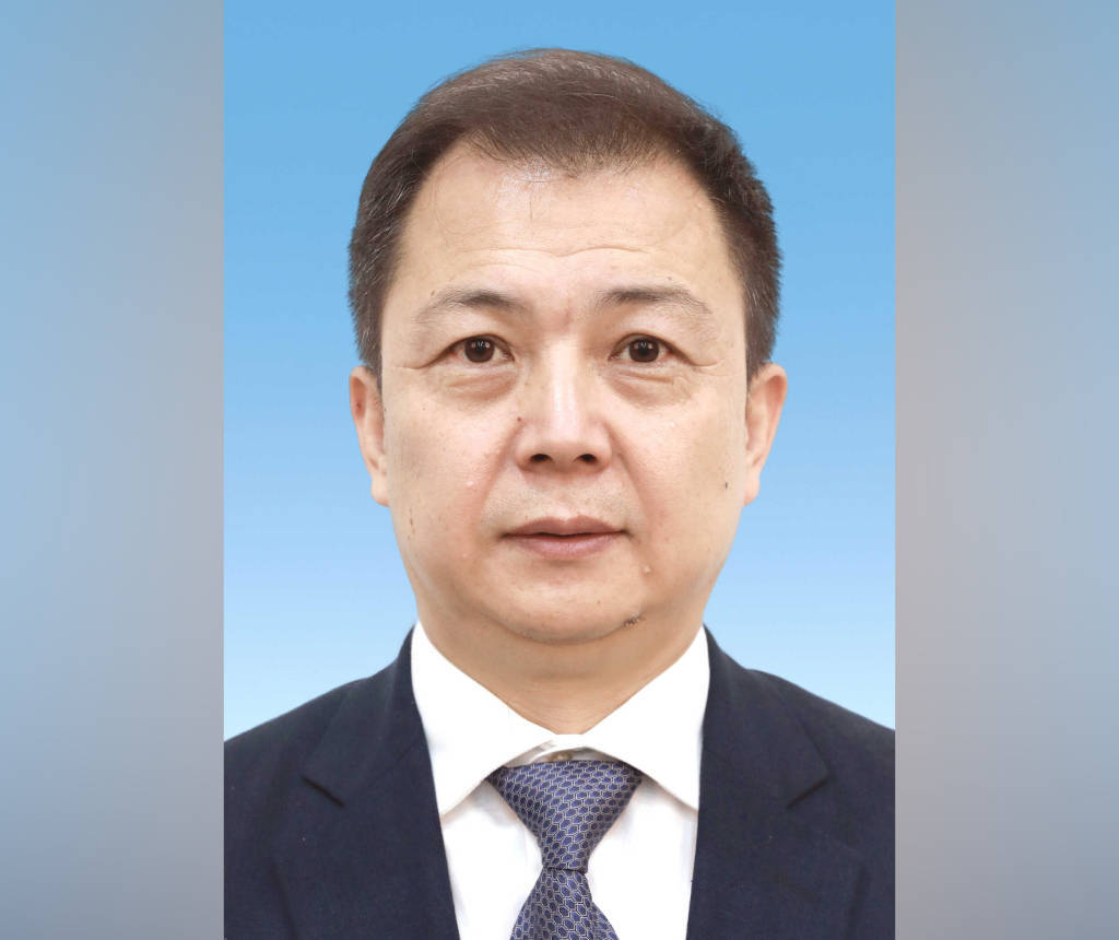 闫炳辰履新广西教育厅厅长<strong></p>
<p>投资理财集团</strong>，曾在教育部任职