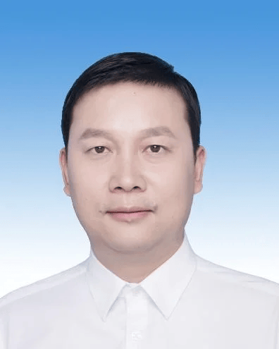 “80后”谭铁军<strong></p>
<p>宝妈理财</strong>，已任张家界市领导
