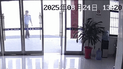 安徽一钓鱼佬钓到一条1米长20斤的“大鱼”<strong></p>
<p>非保本理财产品</strong>，赶紧送到派出所，民警：放生！