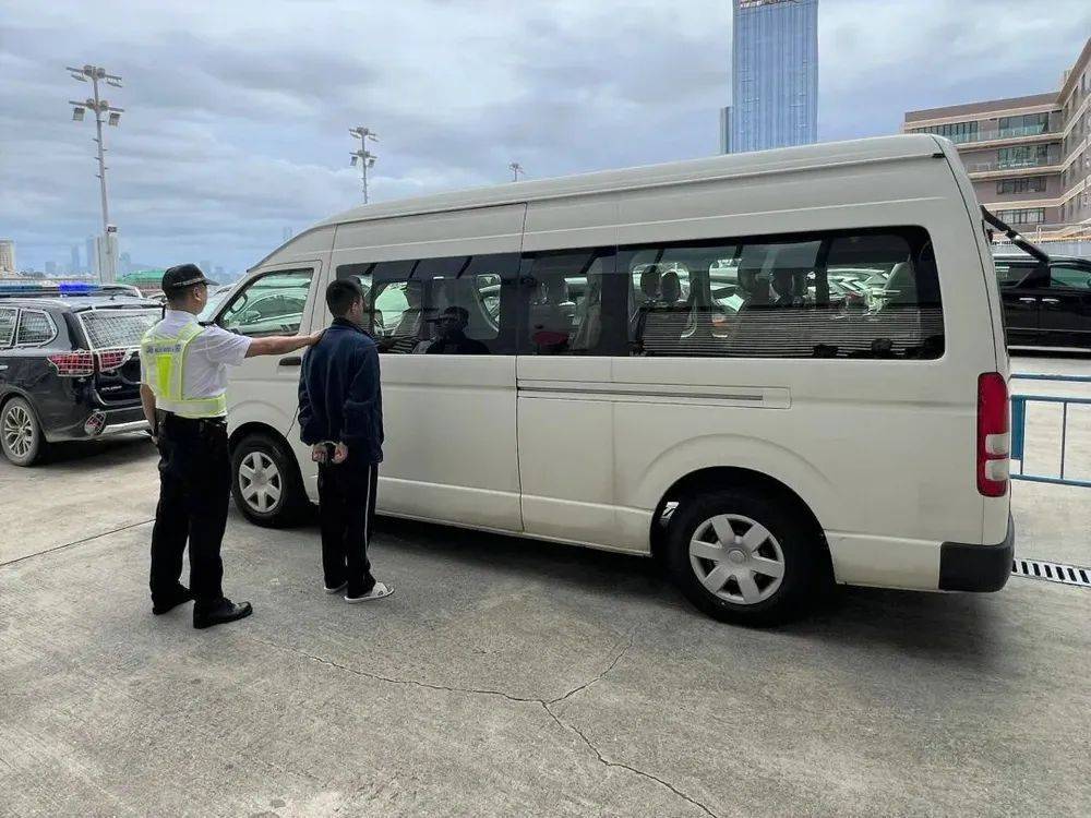 36岁内地男子靠“水下推进器”偷渡至澳门<strong></p>
<p>菜鸟理财</strong>，被海关抓个正着，获刑4个月