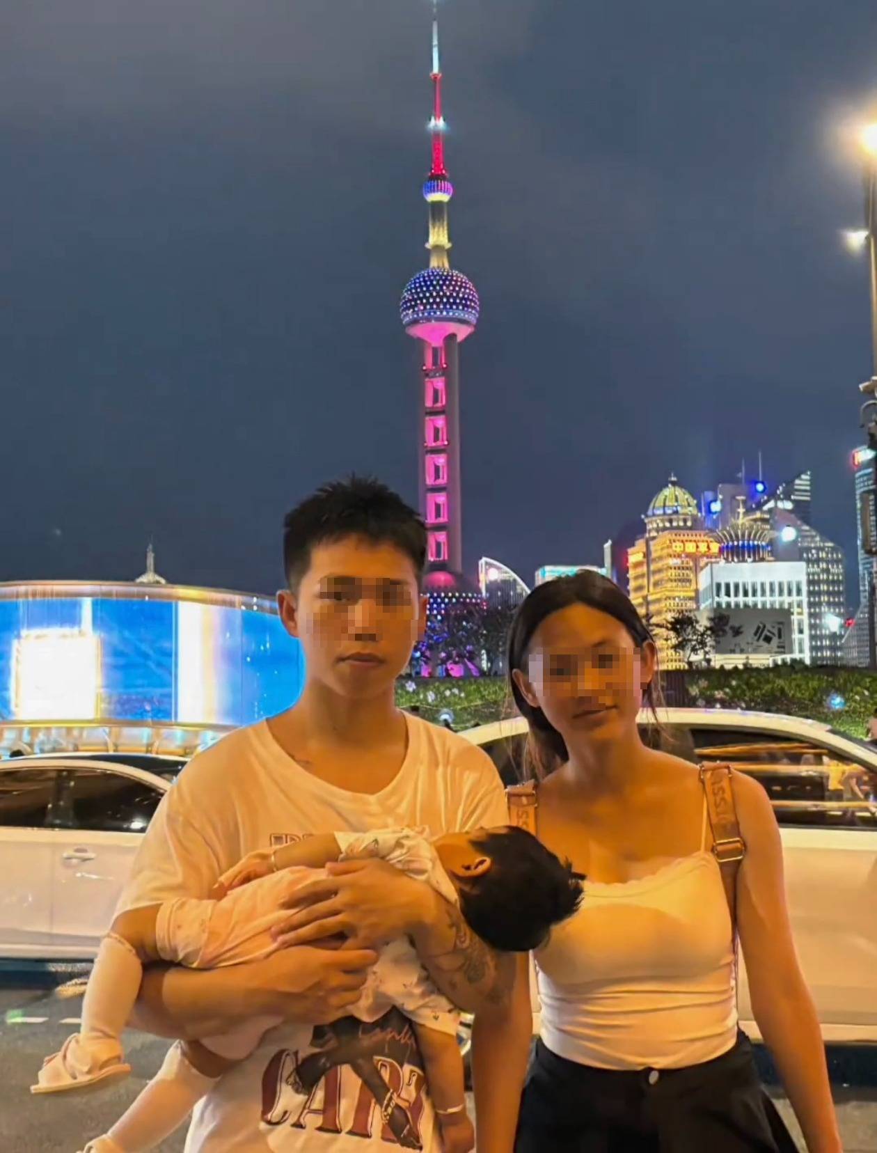 奶奶在哭<strong></p>
<p>优先理财</strong>，宝宝在笑！40天女婴重病，00后父亲割肝救女，术后这一幕让网友泪奔