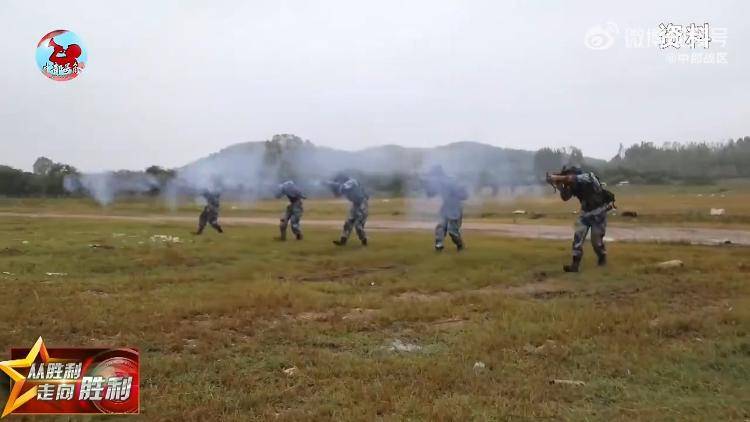 九三阅兵倒计时5天<strong></p>
<p>优先理财</strong>！空中梯队多型新机将首次受阅 队员练就“米秒不差”
