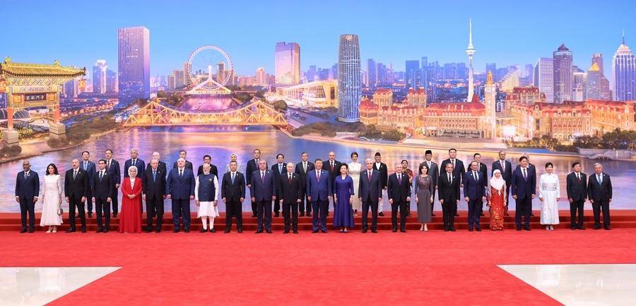 “豪华阵容”抵达津门<strong></p>
<p>微信理财</strong>，两场会议今天举行，世界聚焦上合天津峰会
