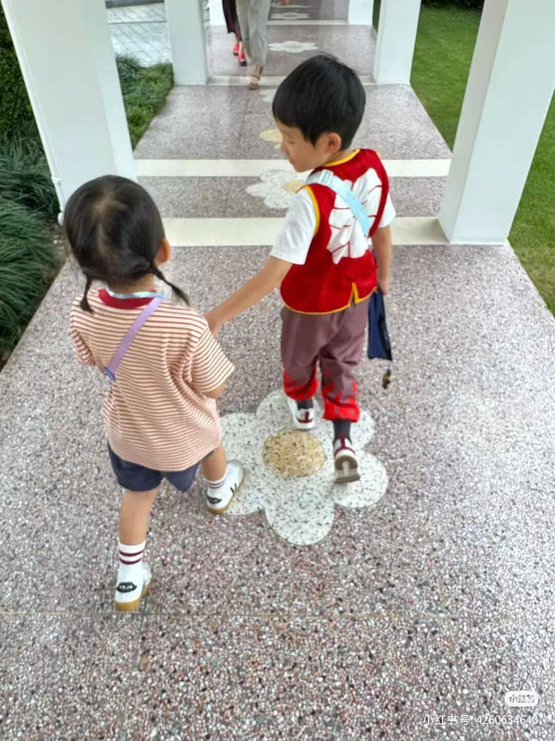 许昕从新疆赶回上海<strong></p>
<p>微信理财</strong>，今天送儿子女儿开学：老妹儿幼儿园第一天！