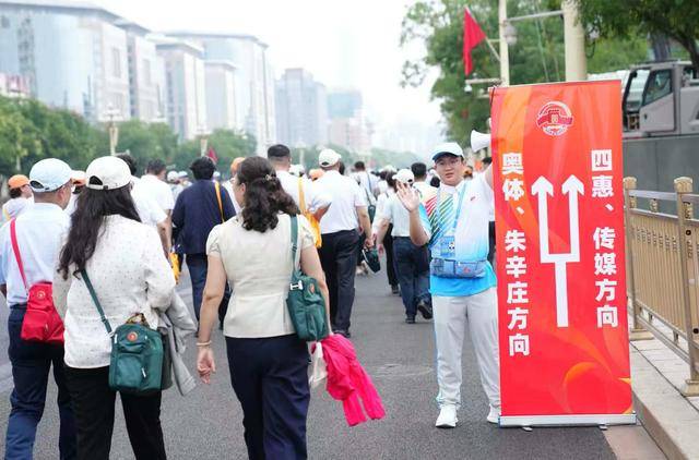 4万余名观礼人员50分钟内快速疏散<strong></p>
<p>理财猫</strong>，参加招待会的嘉宾半小时内完成转场