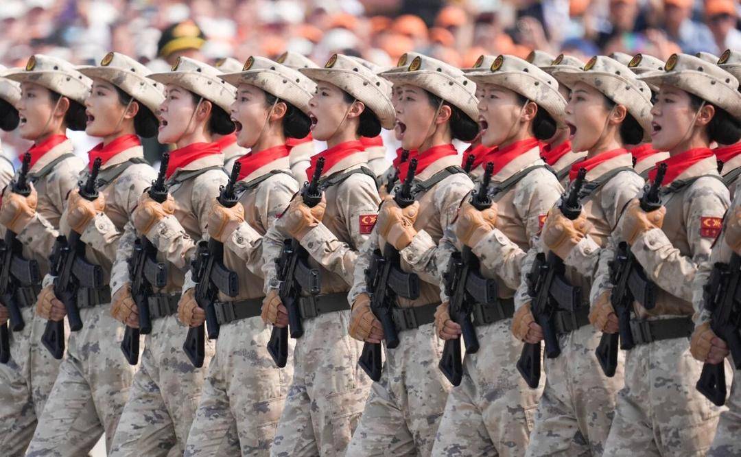 英姿飒爽！四川高校大四女生<strong></p>
<p>e网</strong>，亮相九三阅兵方队