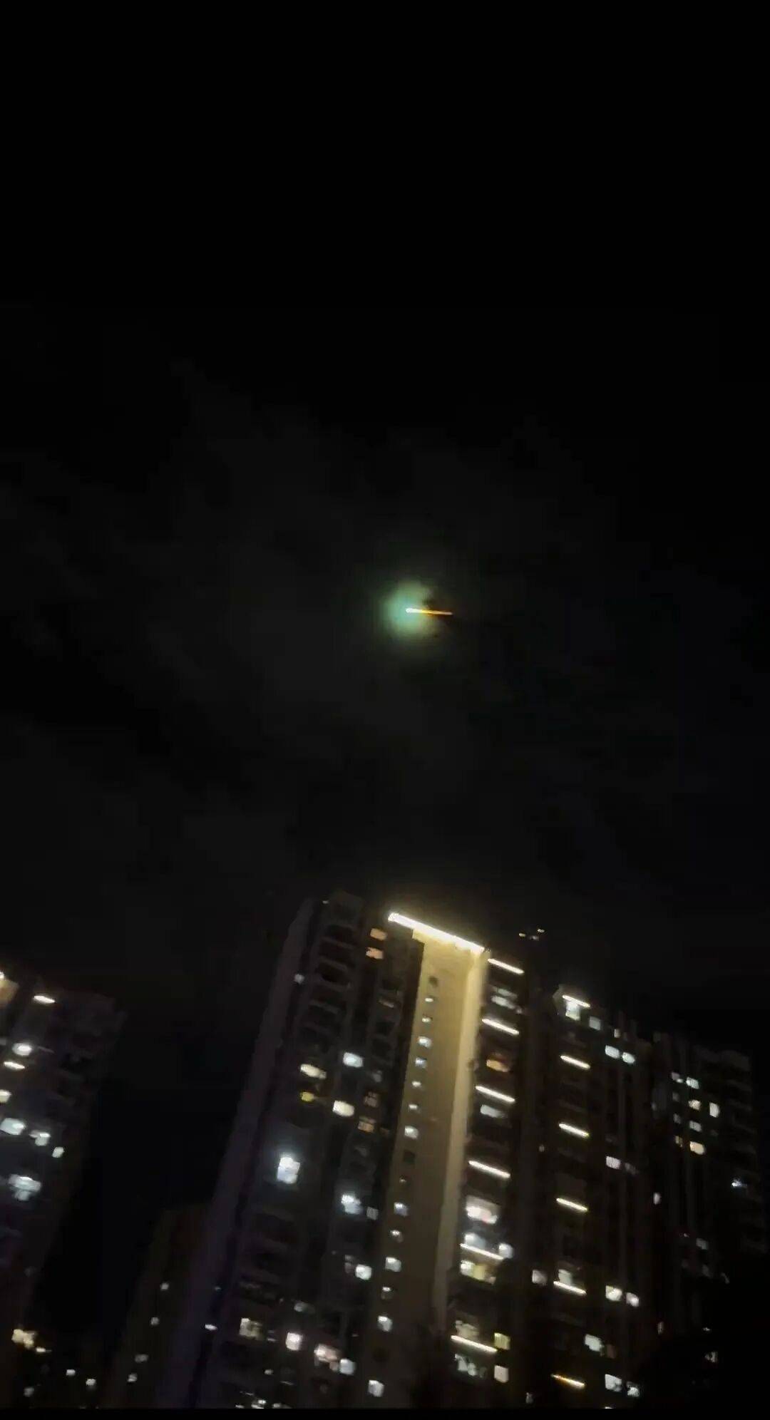 福建多地夜空现不明飞行物<strong></p>
<p>欧易怎么收购虚拟币</strong>？目击者称速度极快放蓝绿色光芒
