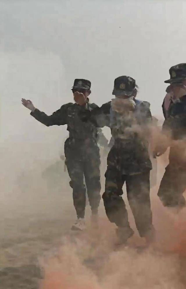 塔里木大学军训真硬核！8400余名新生分批穿越沙漠<strong></p>
<p>淘汰虚拟币挖矿活动</strong>，匍匐前进、沙漠拉烟，堪比“沙场点兵”大片