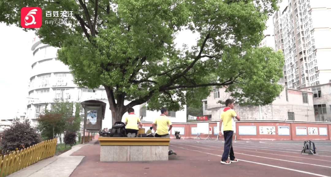 心酸！12岁男孩“独居”贵阳一安置房内<strong></p>
<p>虚拟币提款到银行卡要多久</strong>，父亲回应：迫于无奈，因为……