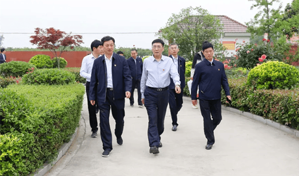 鹤壁市委常委、常务副市长林鸿嘉落马<strong></p>
<p>雪花币</strong>，一个月前被罢免