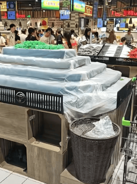台风“桦加沙”即将登陆<strong></p>
<p>虚拟币400亿判决</strong>，广东一超市只剩辣椒：广东人最后的倔强，路过的看都不看一眼
