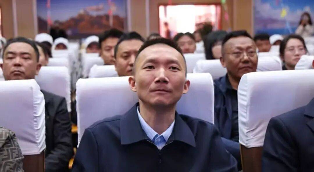 曾跨省调整<strong></p>
<p>虚拟币鱿鱼币代码</strong>，“85后”袁林鹏提名为县长人选