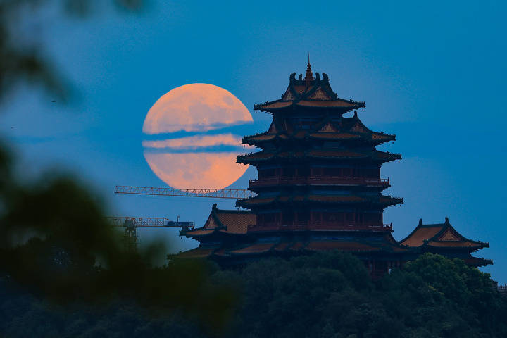 花好月圆人团圆<strong></p>
<p>虚拟币鱿鱼币代码</strong>，中秋“硬核”赏月指南来了
