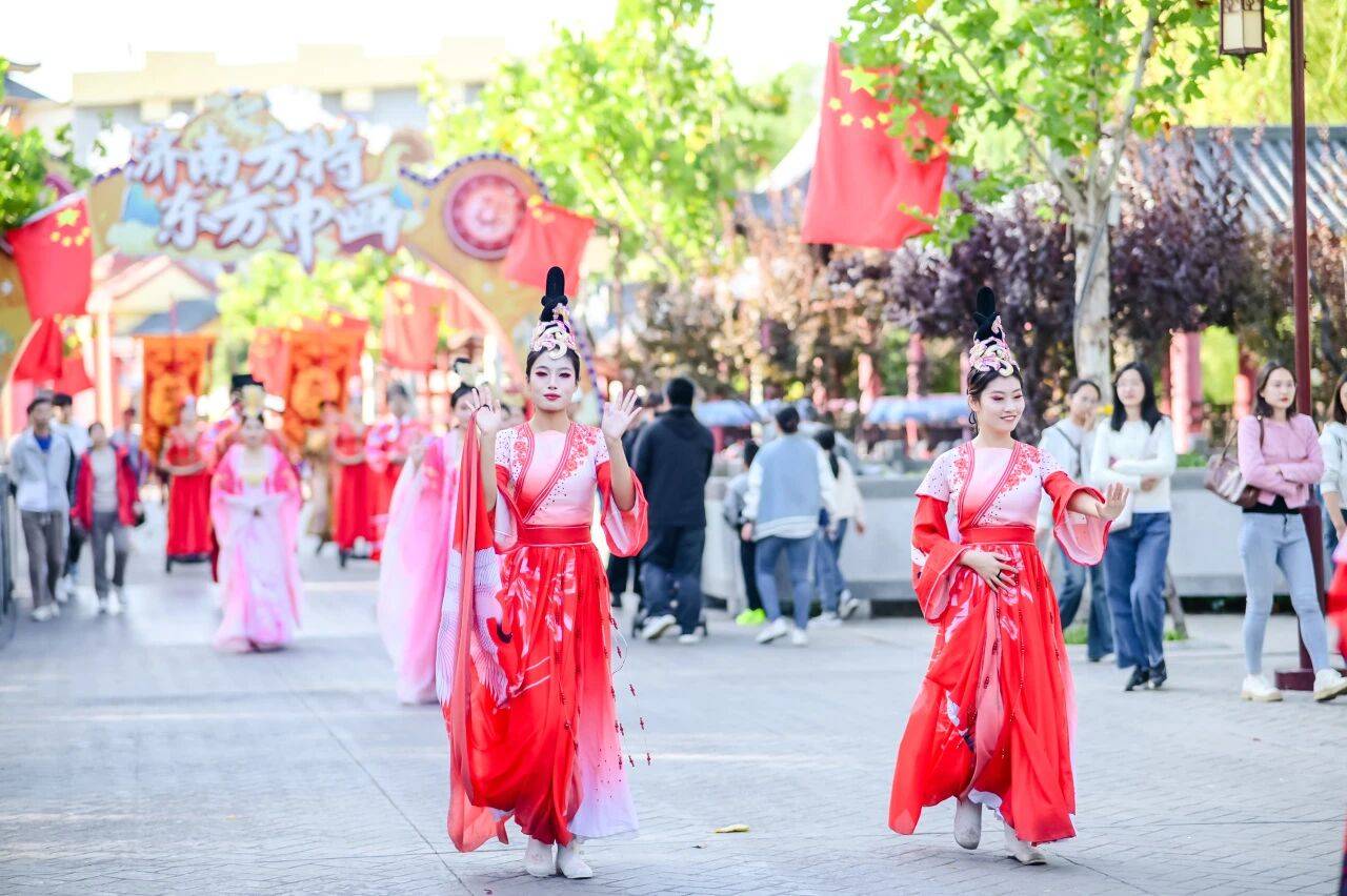 央视聚焦济南泉水游！10月5日<strong></p>
<p>虚拟币鱿鱼币代码</strong>，30家景区共接待游客45.27万人次