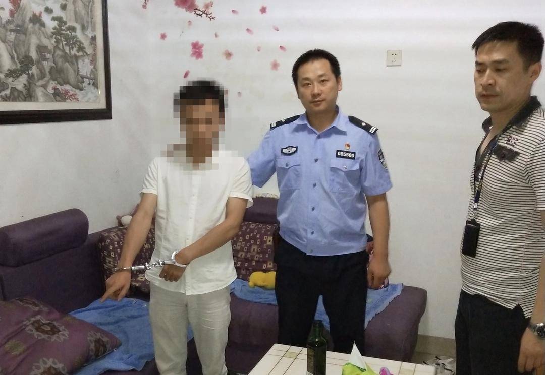 含泪送别！四川屏山县公安局副局长李虎办案途中坠江牺牲：“怕个啥<strong></p>
<p>虚拟币鱿鱼币代码</strong>，干就是！”是他的口头禅