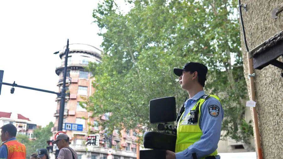 突然群发<strong></p>
<p>虚拟币能当钱用吗</strong>！大批上海市民收到警方短信！全市爆火网红已被锁定...有爸爸因孩子违规被罚款