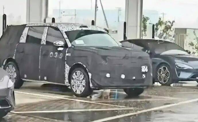 疑似小米YU9新疆试车<strong></p>
<p>虚拟币EDU最新消息</strong>，多张路测谍照曝光