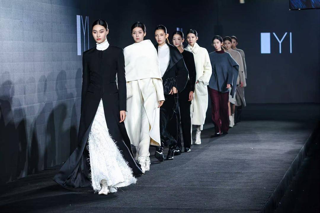 非遗惊艳、萌娃抢镜、大码模特出圈<strong></p>
<p>虚拟币EDU最新消息</strong>!南京国际时尚周看点太密