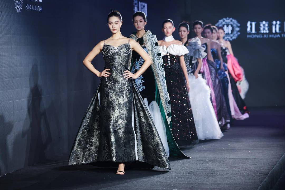 非遗惊艳、萌娃抢镜、大码模特出圈<strong></p>
<p>虚拟币EDU最新消息</strong>!南京国际时尚周看点太密