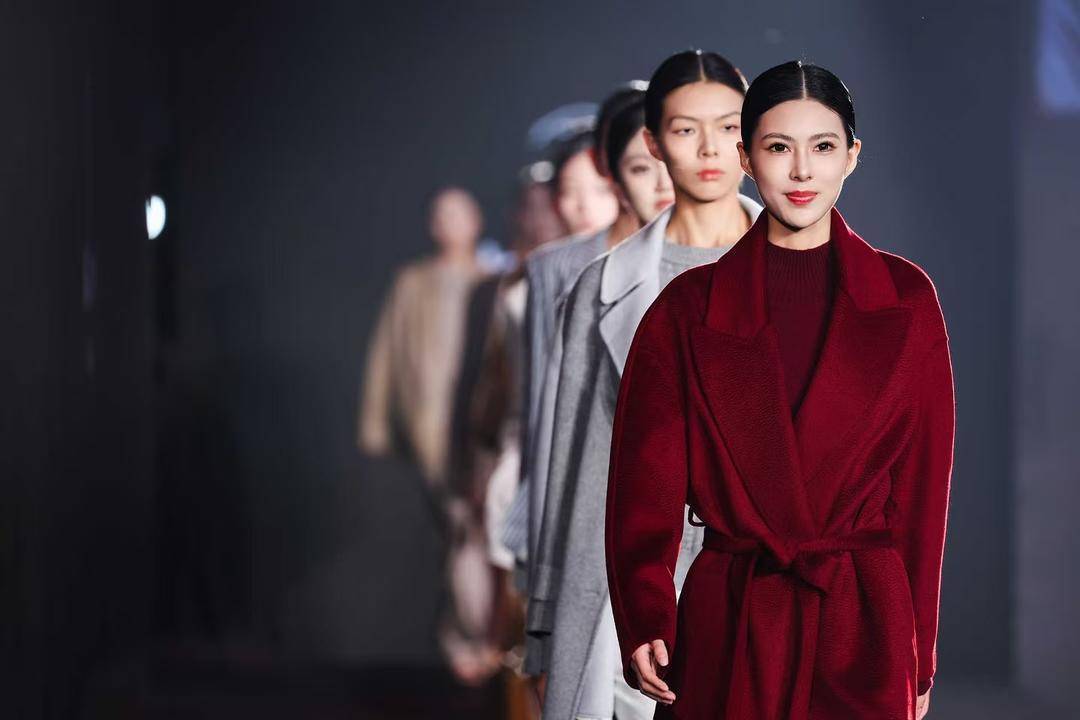 非遗惊艳、萌娃抢镜、大码模特出圈<strong></p>
<p>虚拟币EDU最新消息</strong>!南京国际时尚周看点太密