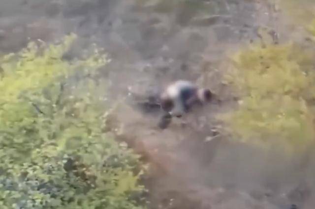 俄无人机救下一名正遭乌军性侵女子<strong></p>
<p>虚拟币平台风控了咋办</strong>，顾不上提裤子拔腿就逃，随后被击中