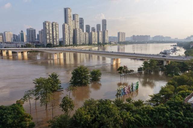 百色多个村庄被困水中已超半月<strong></p>
<p>虚拟币b单位</strong>，长涝难退为何重演？