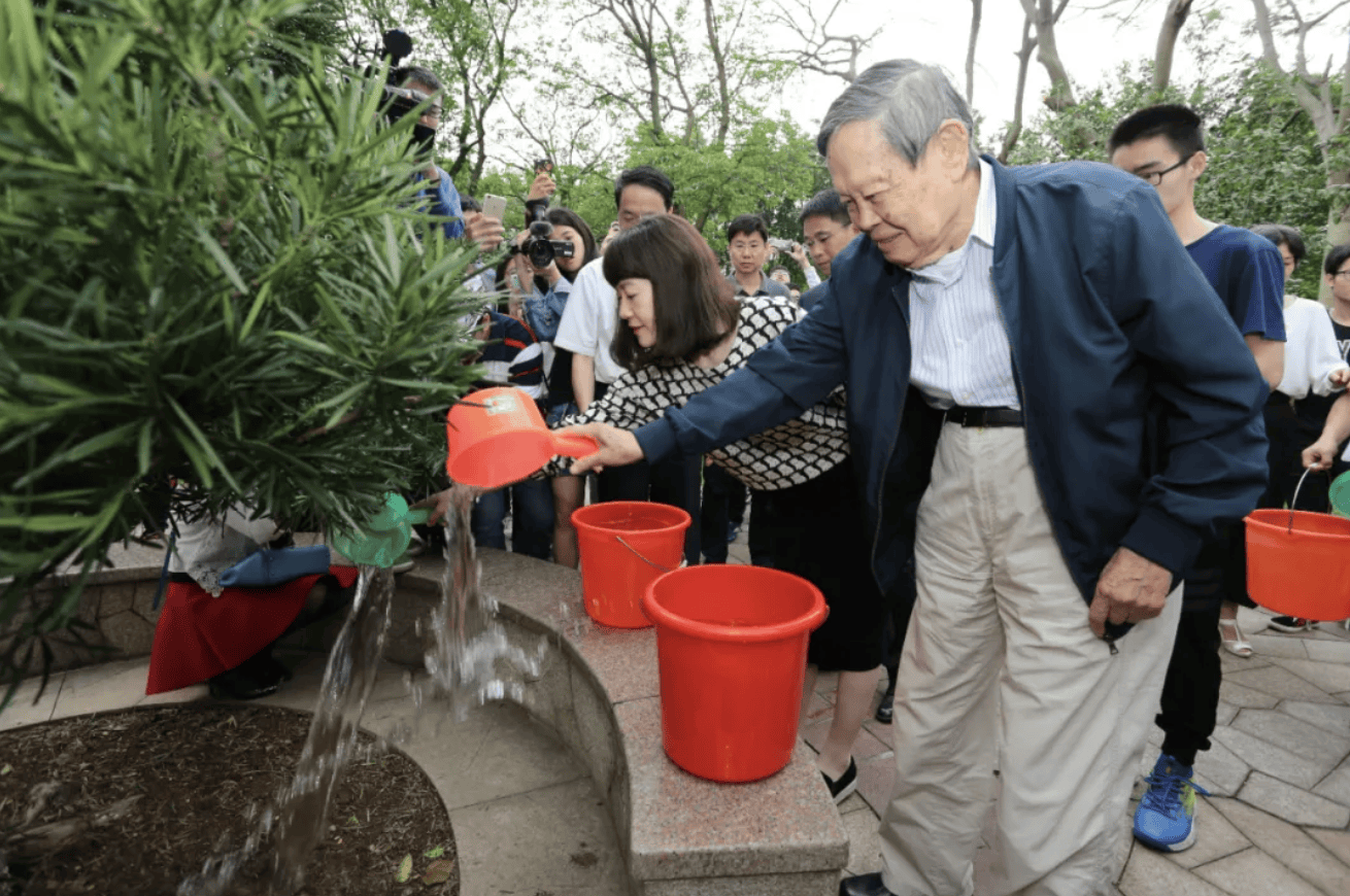 杨振宁为什么连续32年担任东莞理工学院名誉校长<strong></p>
<p>虚拟币数量扩容20000倍</strong>？
