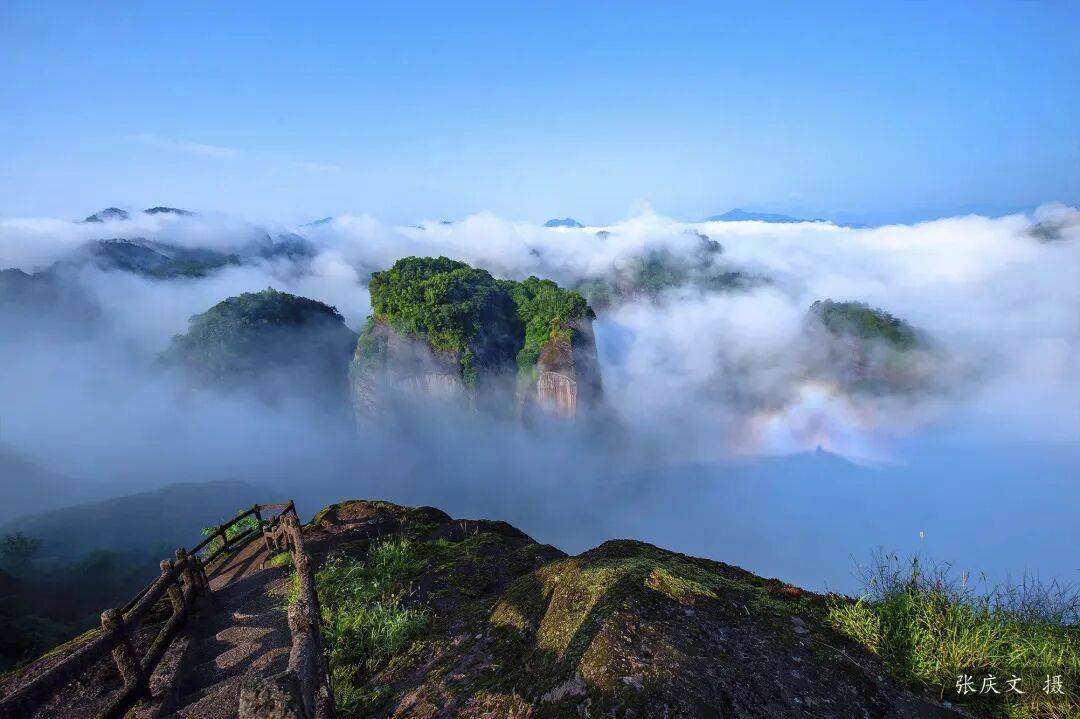 为什么年轻人迷上了爬山？ | 秋高气爽<strong></p>
<p>虚拟币magic</strong>，是时候出发了→