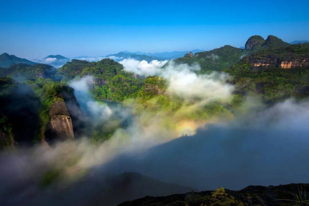 为什么年轻人迷上了爬山？ | 秋高气爽<strong></p>
<p>虚拟币magic</strong>，是时候出发了→