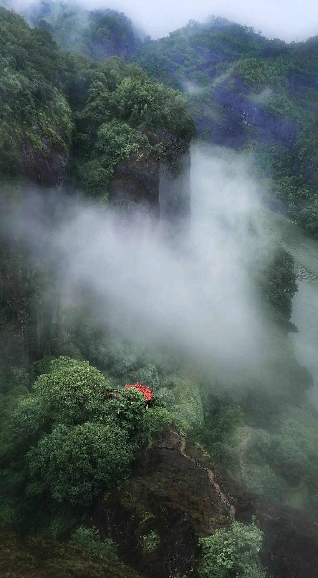 为什么年轻人迷上了爬山？ | 秋高气爽<strong></p>
<p>虚拟币magic</strong>，是时候出发了→