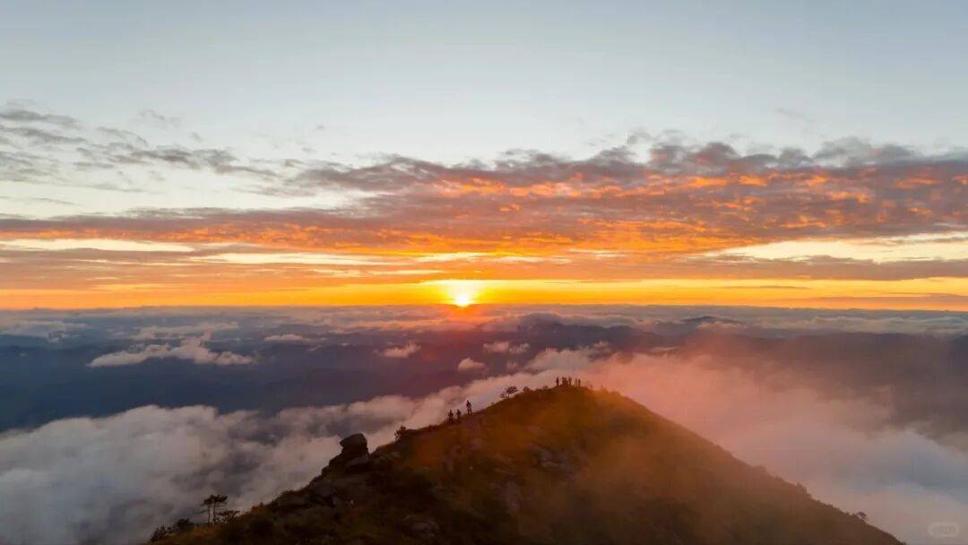 为什么年轻人迷上了爬山？ | 秋高气爽<strong></p>
<p>虚拟币magic</strong>，是时候出发了→