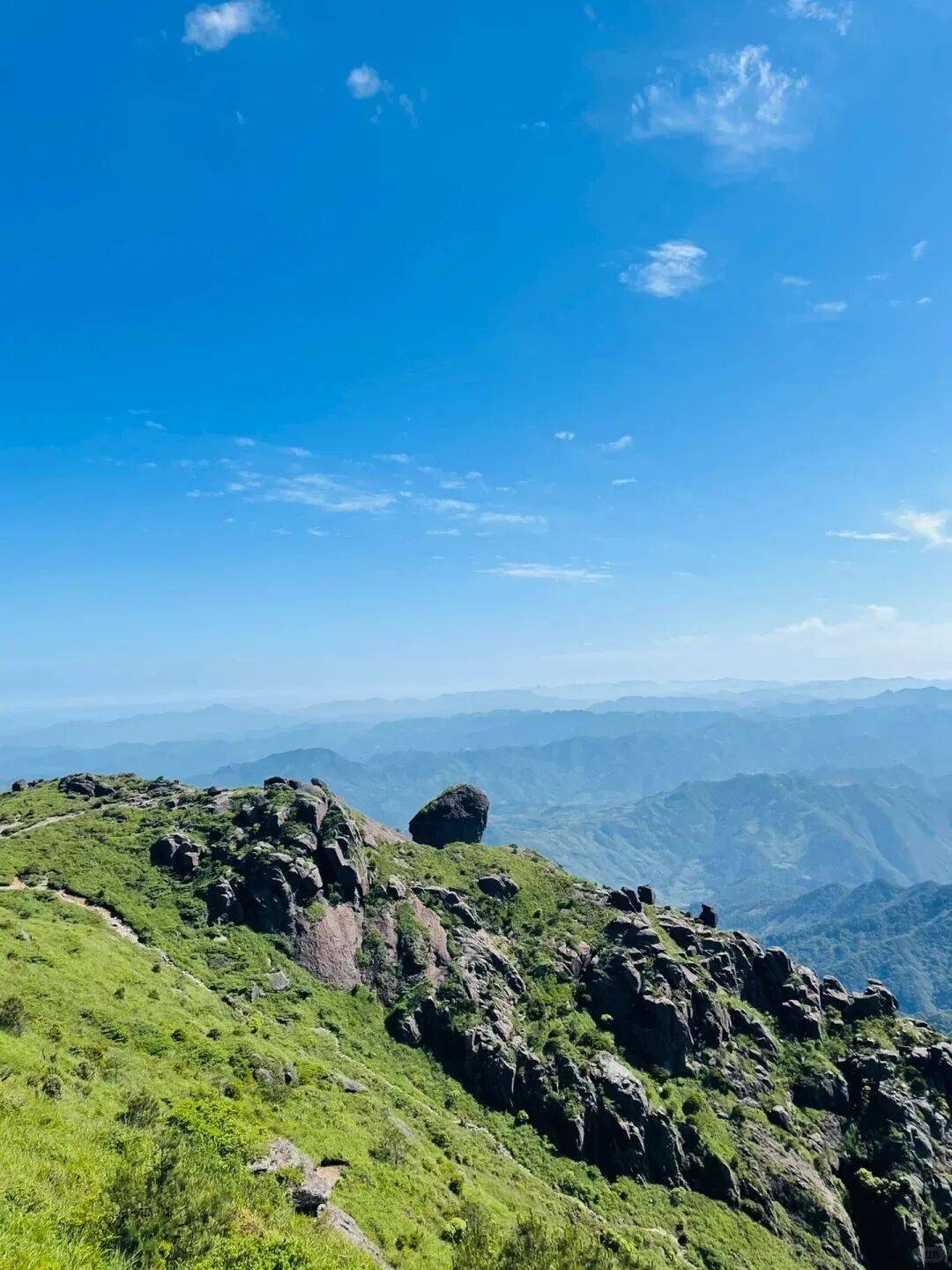 为什么年轻人迷上了爬山？ | 秋高气爽<strong></p>
<p>虚拟币magic</strong>，是时候出发了→