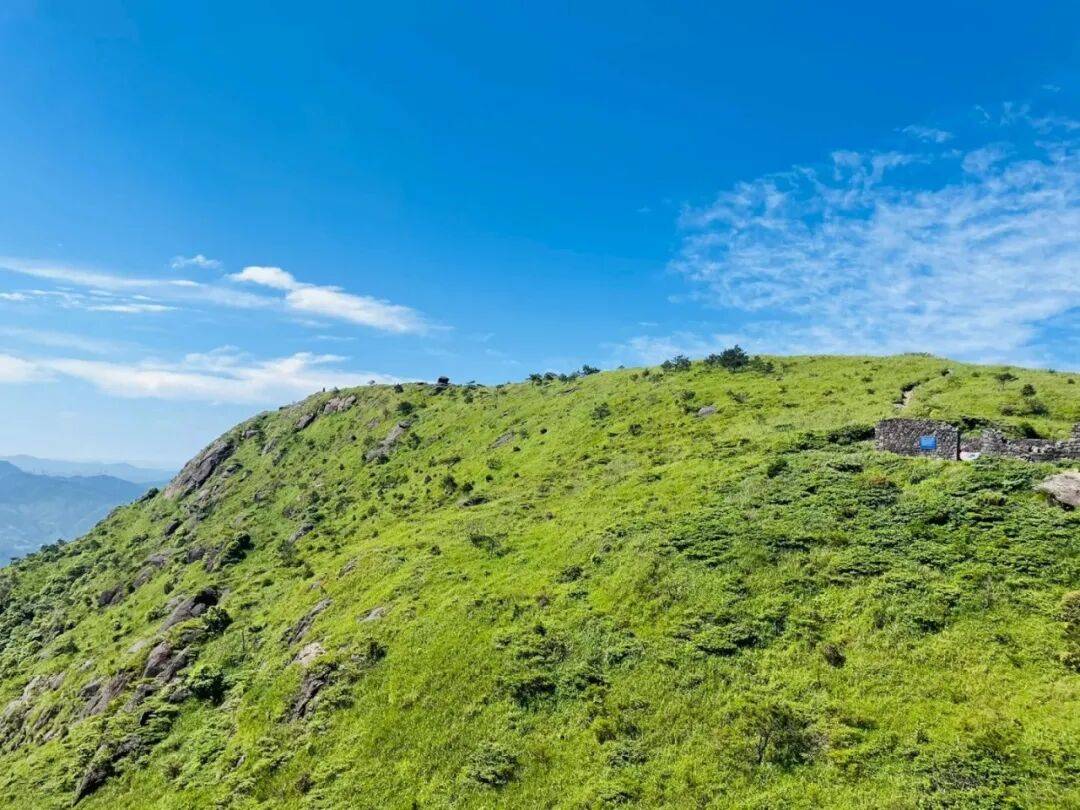 为什么年轻人迷上了爬山？ | 秋高气爽<strong></p>
<p>虚拟币magic</strong>，是时候出发了→