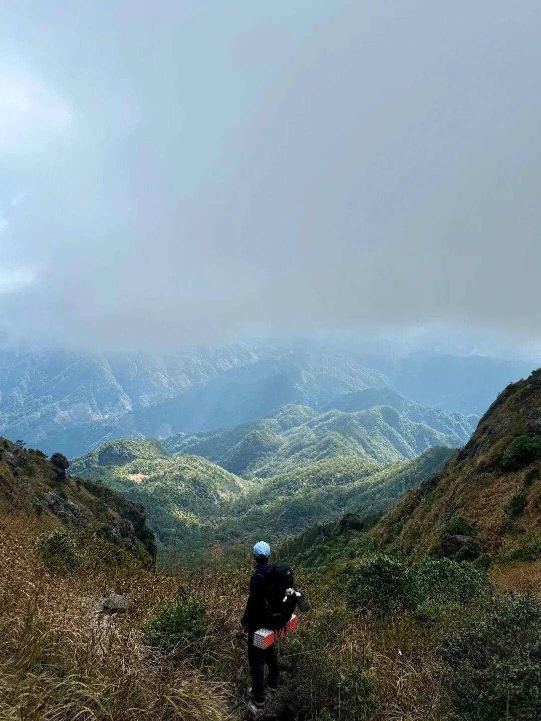 为什么年轻人迷上了爬山？ | 秋高气爽<strong></p>
<p>虚拟币magic</strong>，是时候出发了→