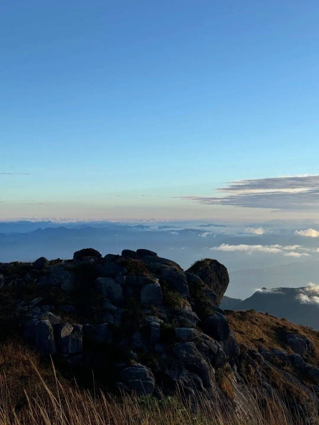 为什么年轻人迷上了爬山？ | 秋高气爽<strong></p>
<p>虚拟币magic</strong>，是时候出发了→