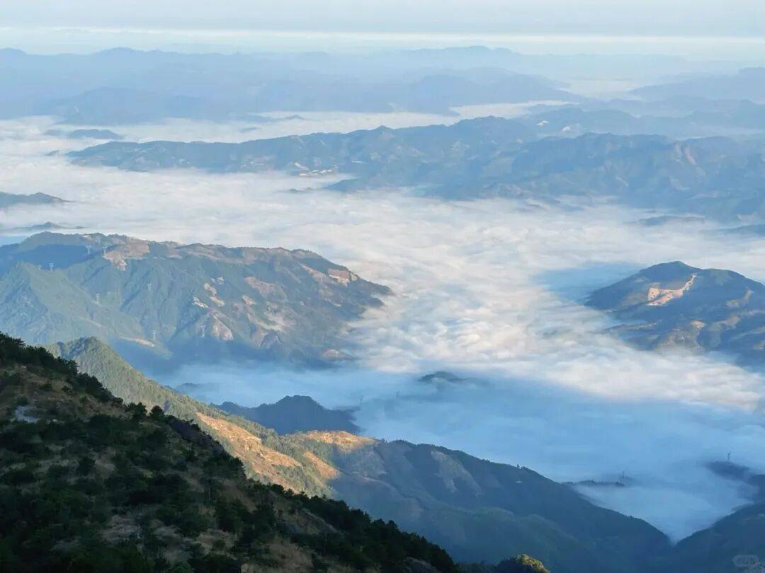 为什么年轻人迷上了爬山？ | 秋高气爽<strong></p>
<p>虚拟币magic</strong>，是时候出发了→