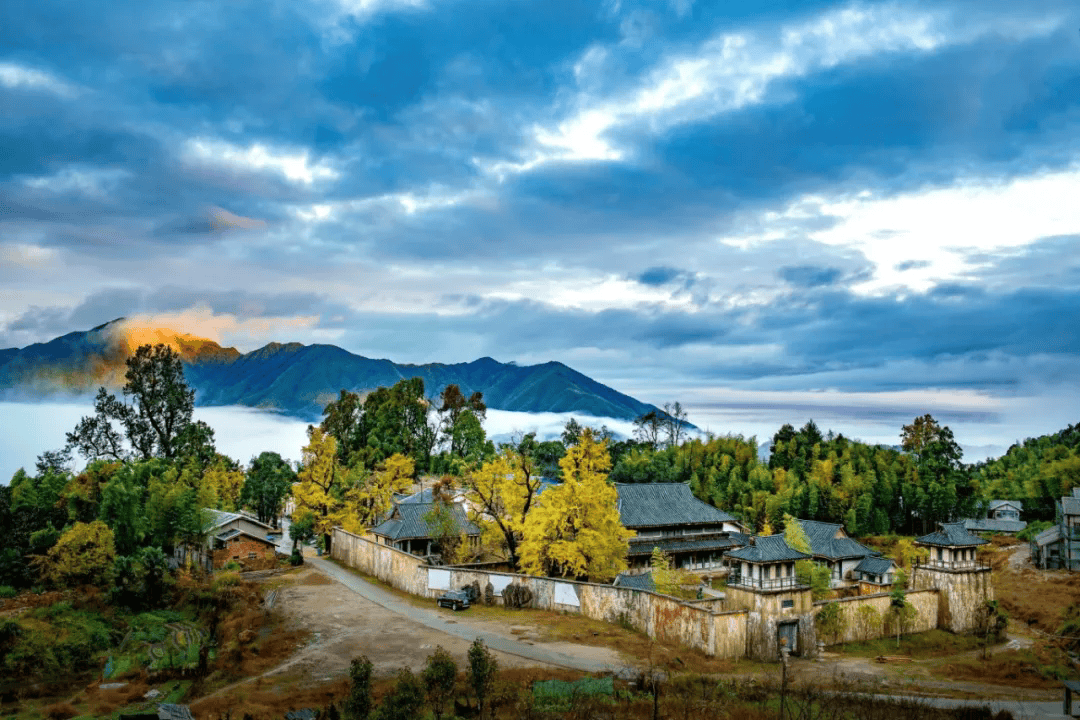 为什么年轻人迷上了爬山？ | 秋高气爽<strong></p>
<p>虚拟币magic</strong>，是时候出发了→