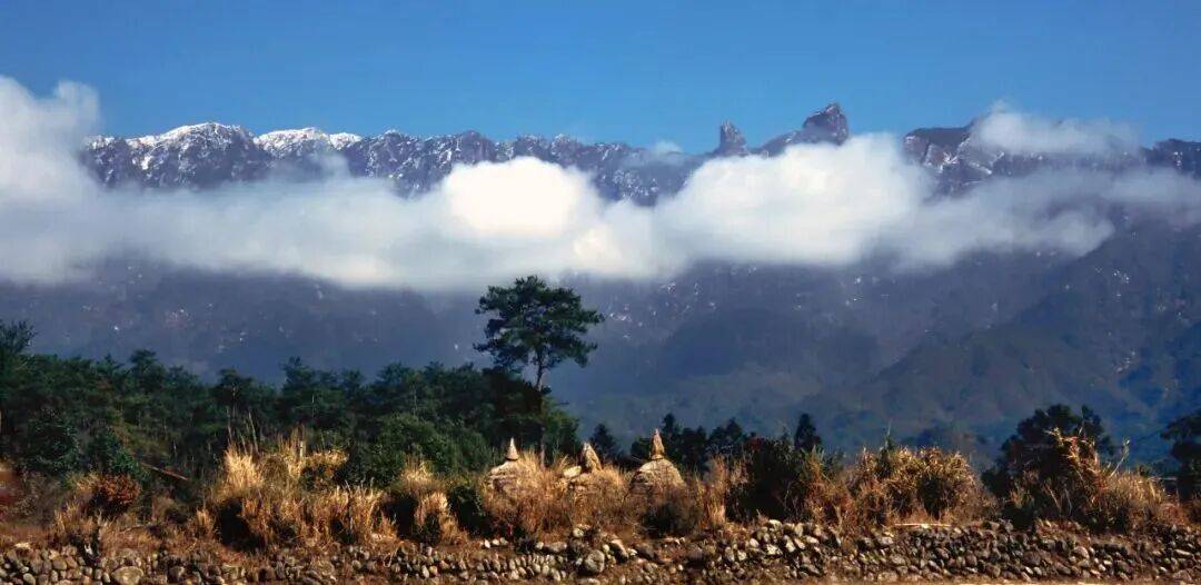 为什么年轻人迷上了爬山？ | 秋高气爽<strong></p>
<p>虚拟币magic</strong>，是时候出发了→