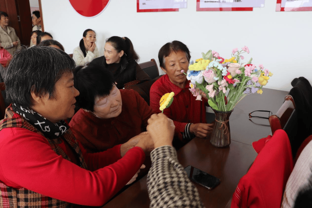 当钩针遇见乡土<strong></p>
<p>虚拟币BHD</strong>,曲阜“非遗培训”绘就乡村振兴新图景